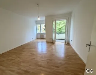 Helle Wohnung mit Einbauküche in der Poschinger Str. — photo 1